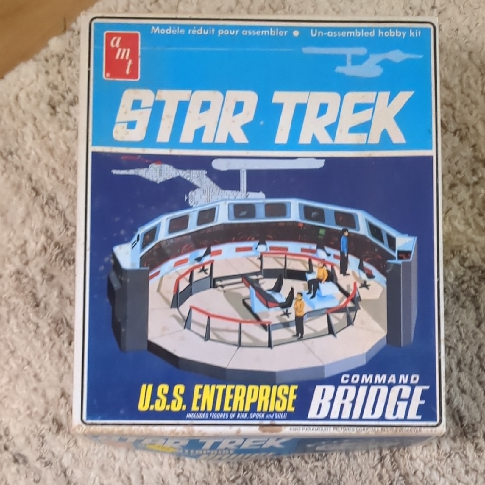 Star Trek Command Bridge Model Kit